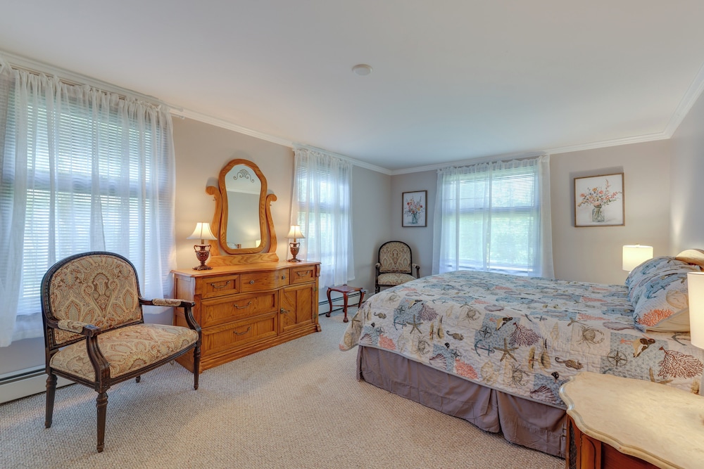 Water-view Beach House in Truro, Great for Groups!
