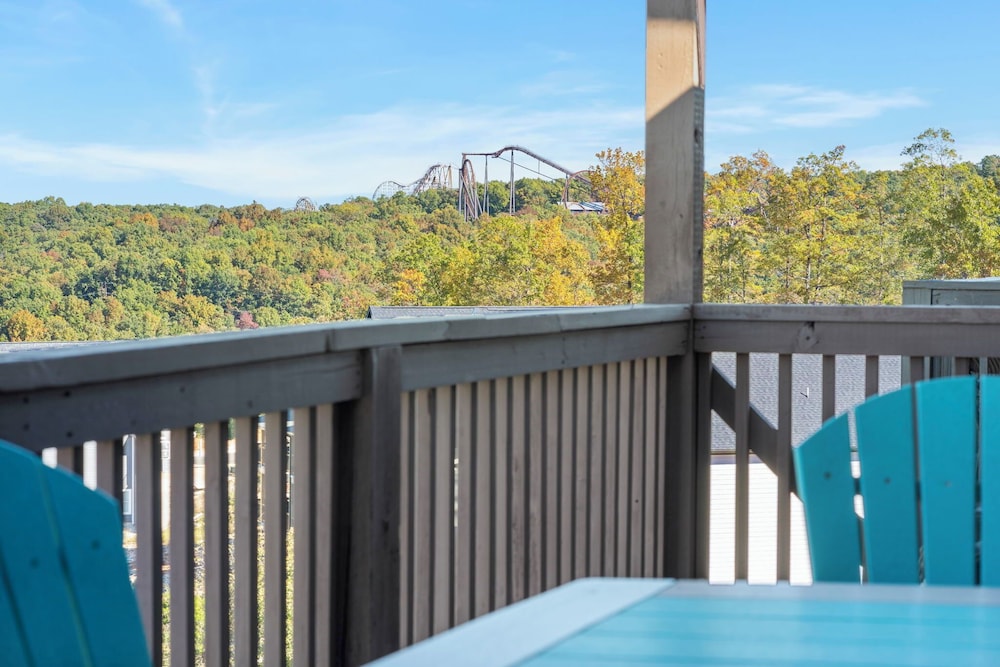 Luxury Penthouse - Amazing Views! Near Sdc!