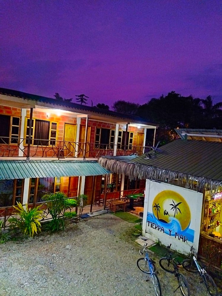 Hostal Tierra y Mar view 2