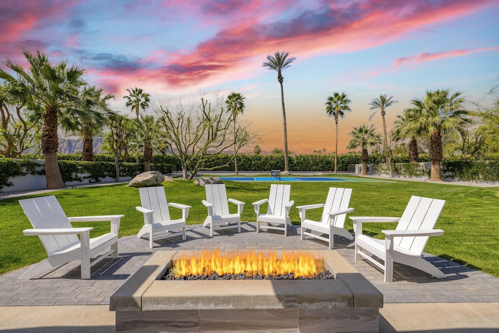 The Polo Villas by AvantStay – Modern Oasis Near Empire Polo Club