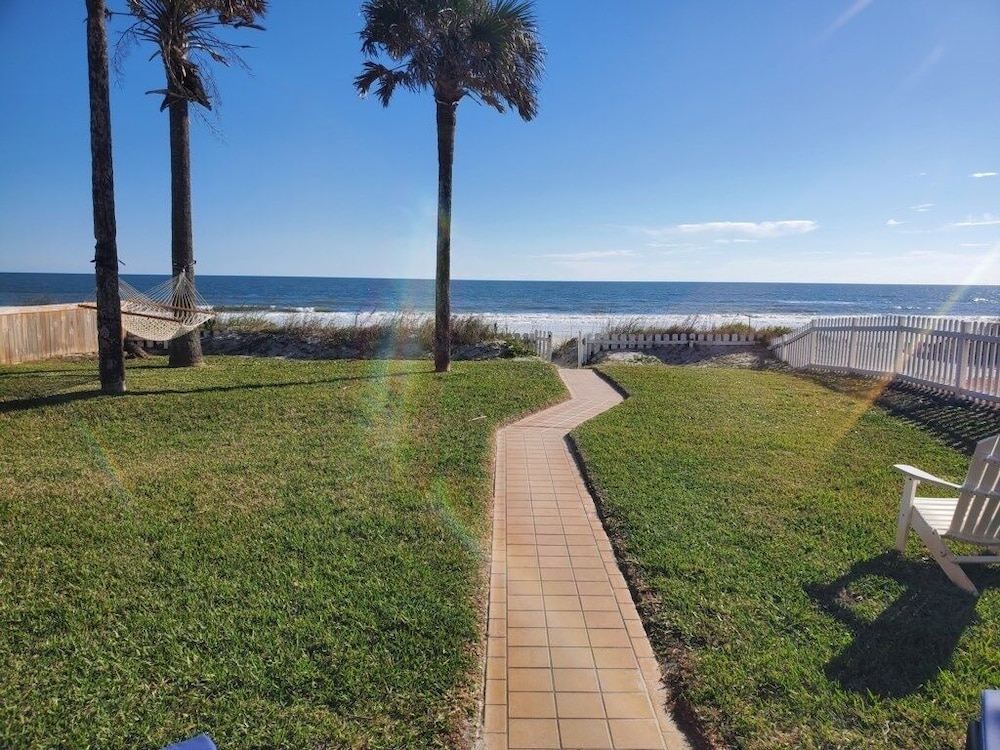 Coastal Bliss - Oceanfront Home 3 Bedroom Home