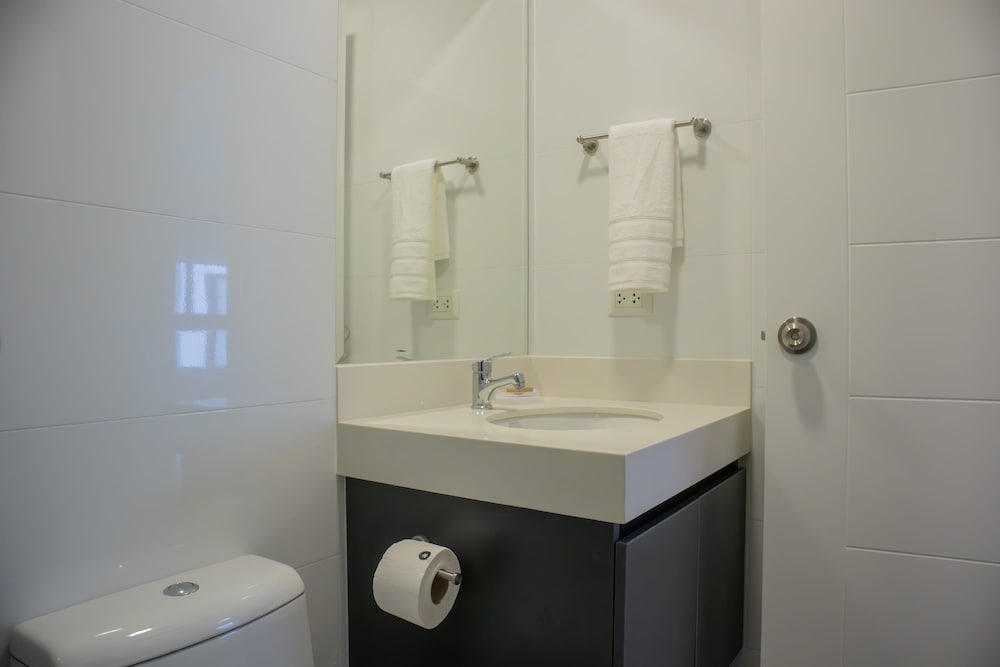 w Elegant 2BR w Distinctive Deco in Miraflores