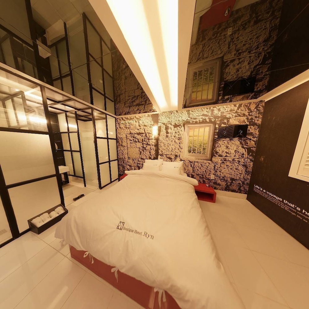 Ryn Boutique Hotel view 3