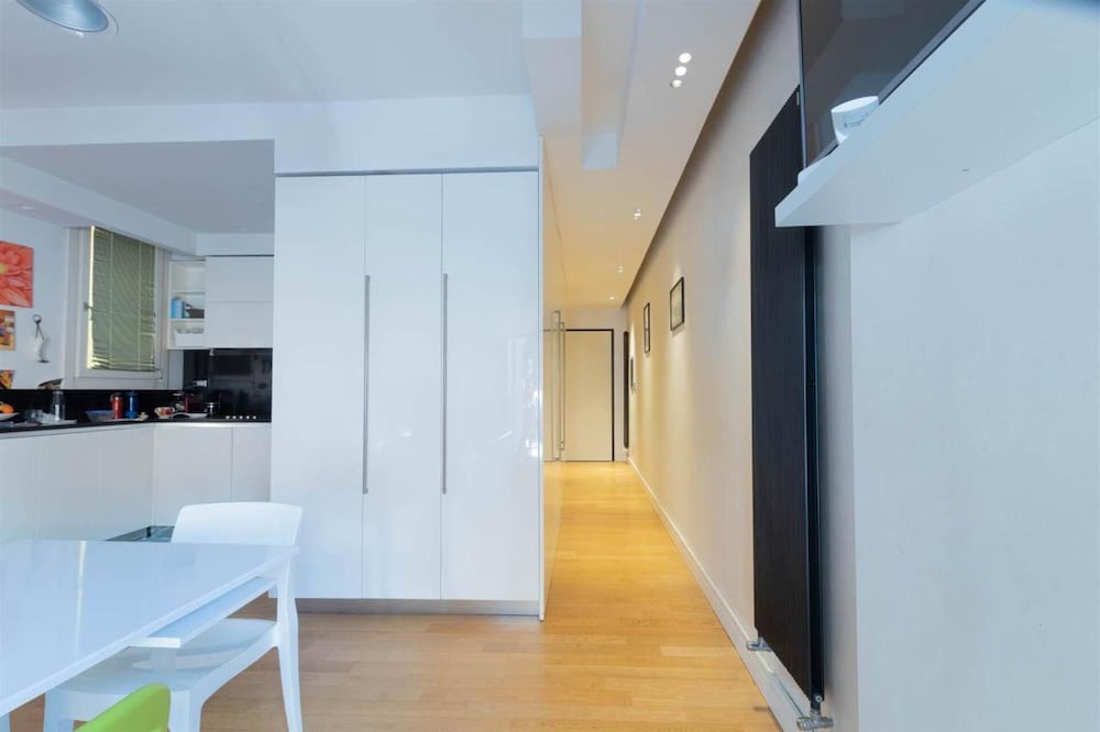 Beautiful 1-bed Apartment in Roma