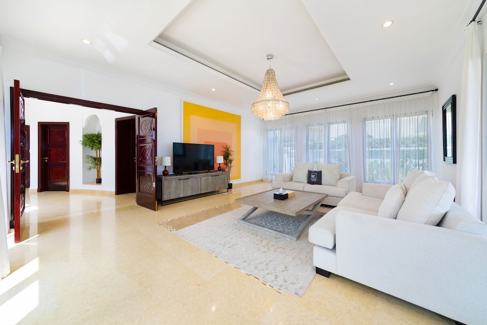 Beachfront Signature Villa - Mint Stay