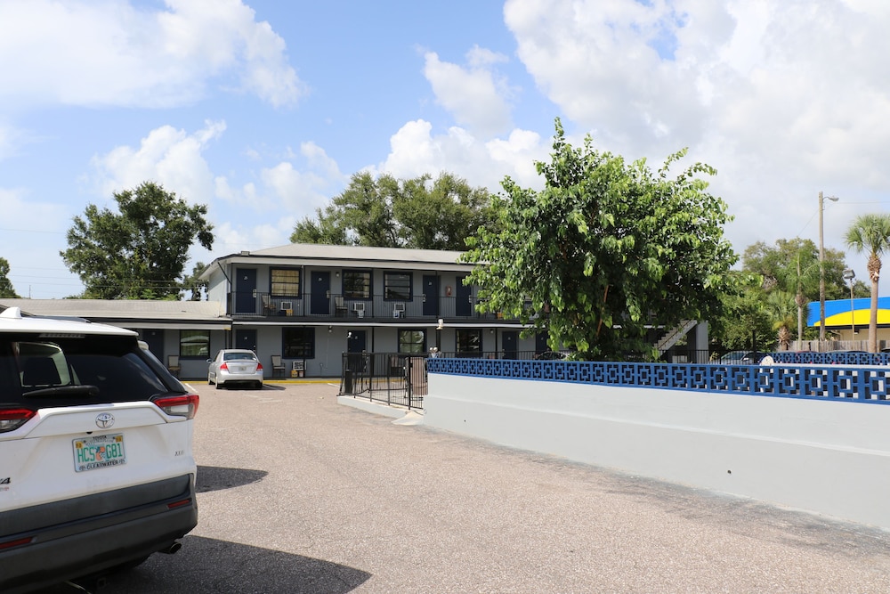 Dunedin Cove Motel