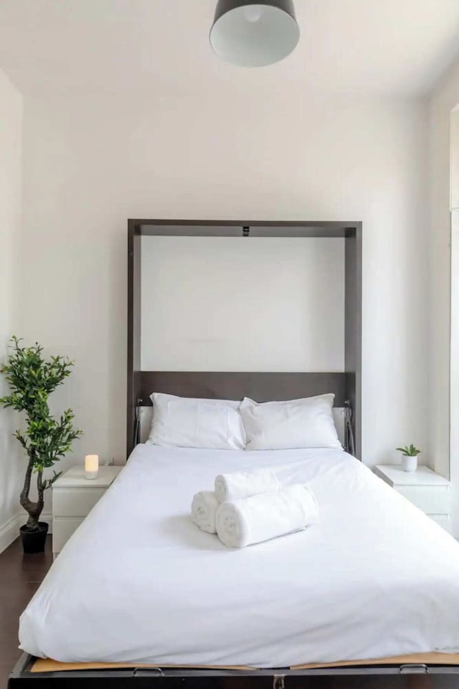 Incredibly Located Studio Flat - Camden Town