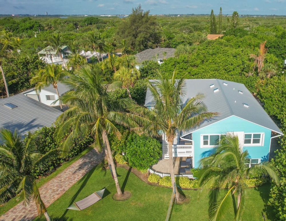 Secluded Beachfront Vibes Surf Pet Friendly