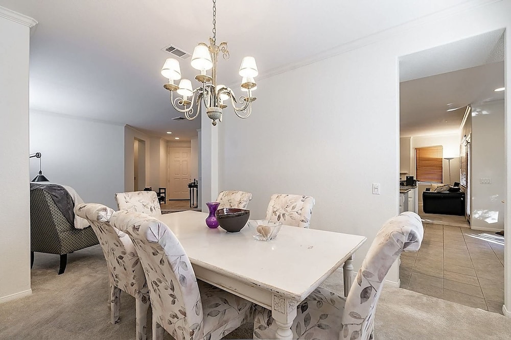 Allura Carmel Valley - 4 BR 4 BA