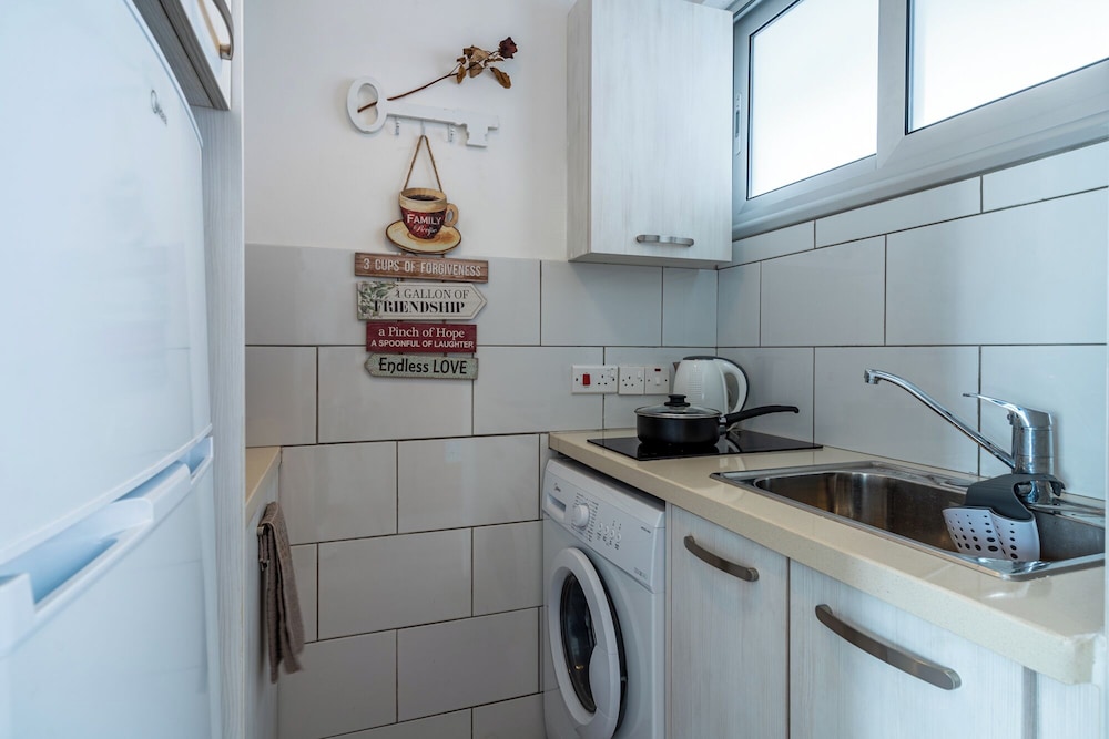 Berries 1-BR Apt in Larnaca