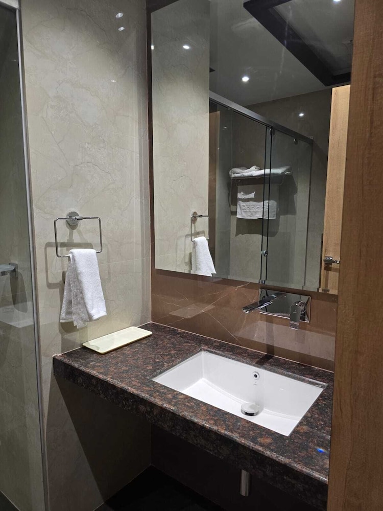 Nirvana Grand Hotel & Resort