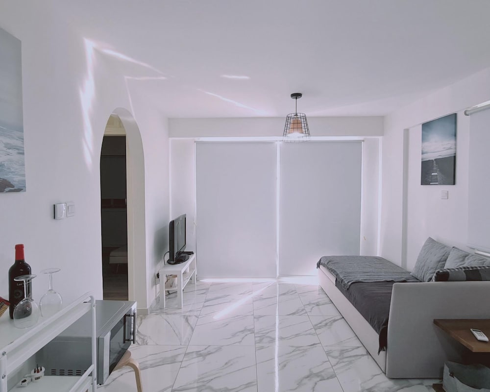 16 PRO - Stay Monte Elias Apartment
