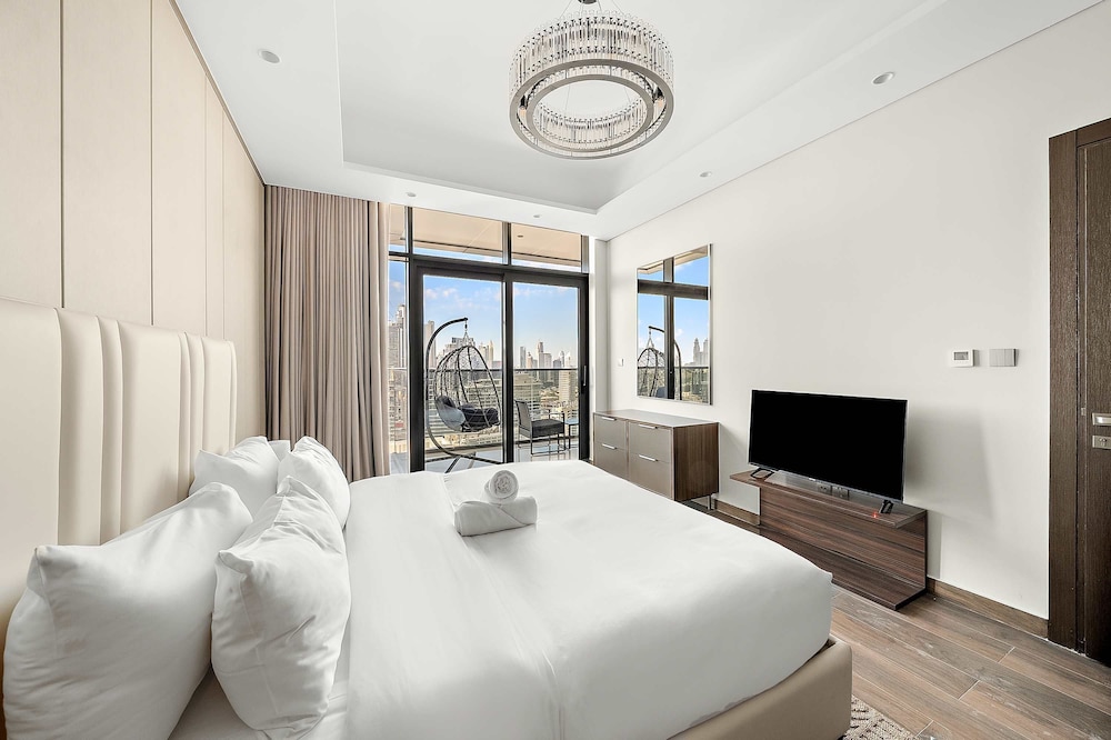 Elegant 1BR With Panoramic Views on Burj Khalifa