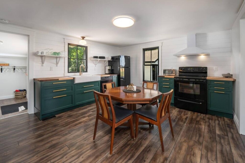 Carson s Creek - Modern Country Escape
