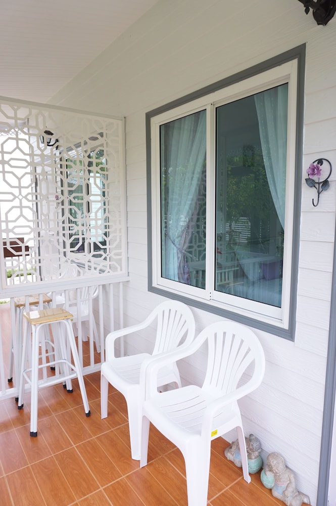 The White Village Ranong Resort