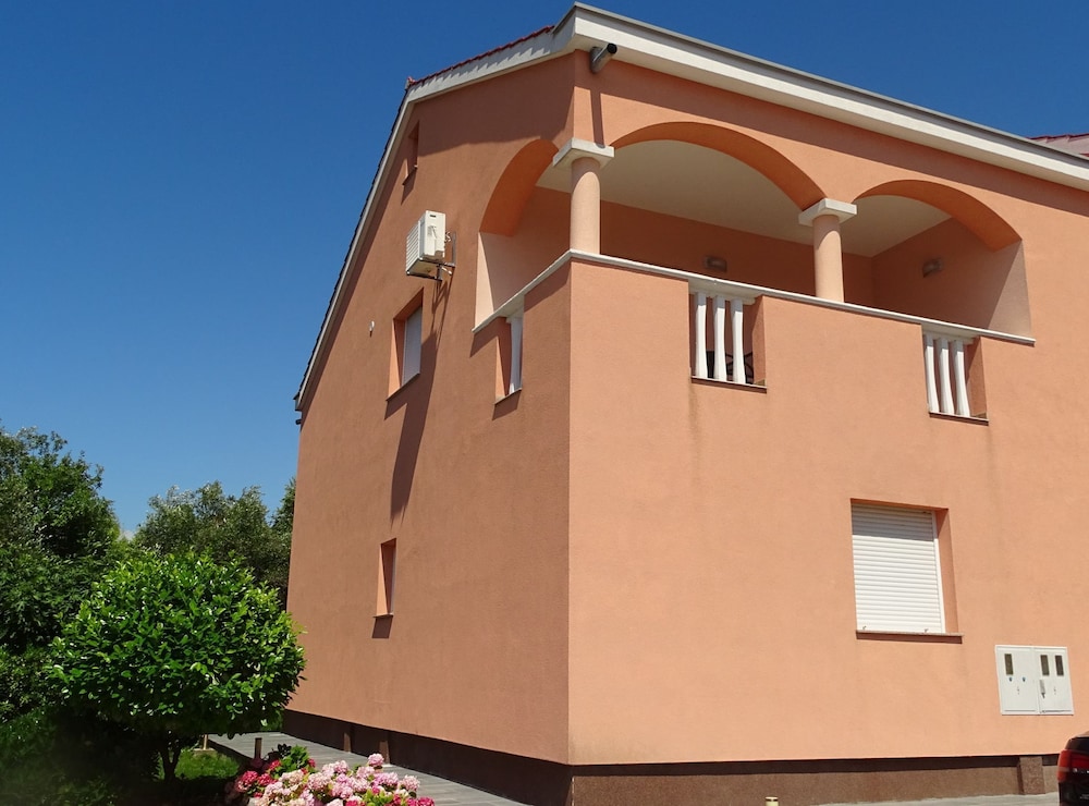 Apartmani Luna