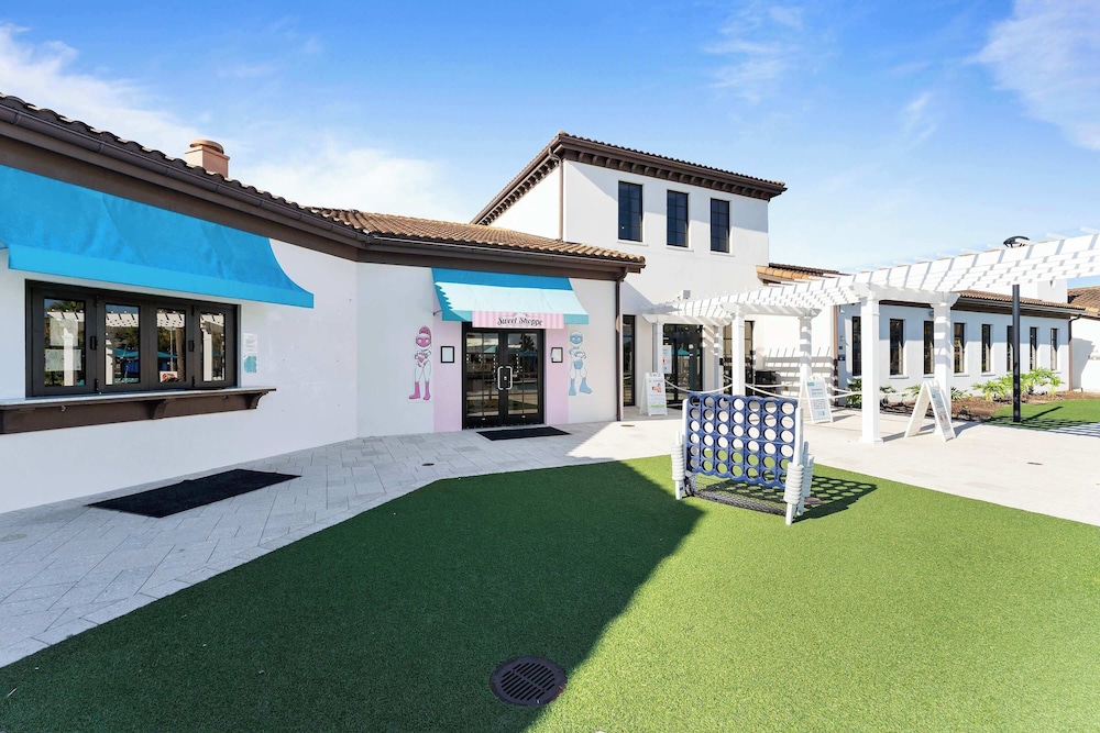 Loft & Leisure Villa 6 Bdrs!