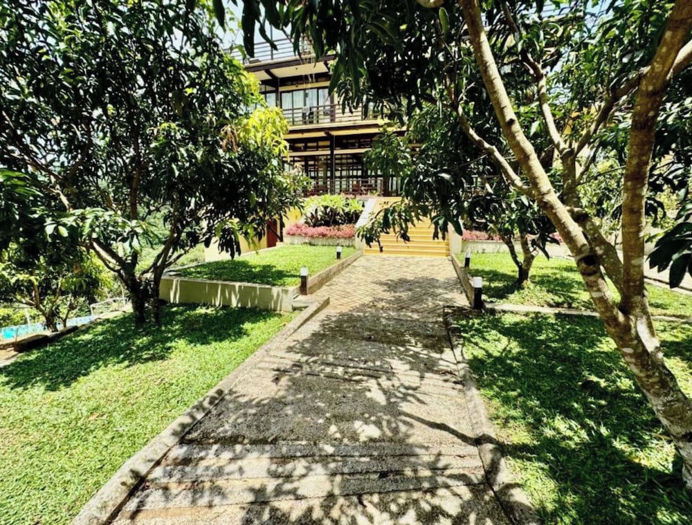 Aqua Dunhinda Villa & Nature Retreat