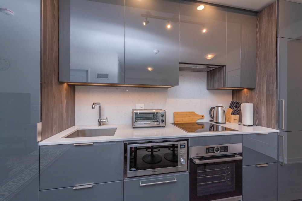 PlanURstay - Harbour Front Toronto - Image 3