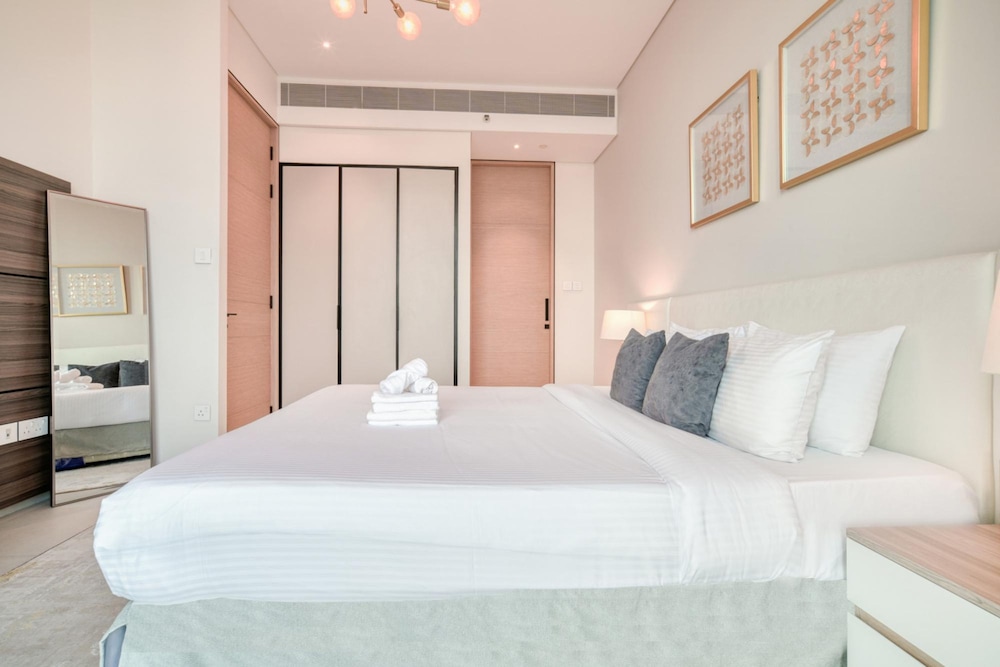 Ritzy Address JBR Apt w Scenic Balcony View