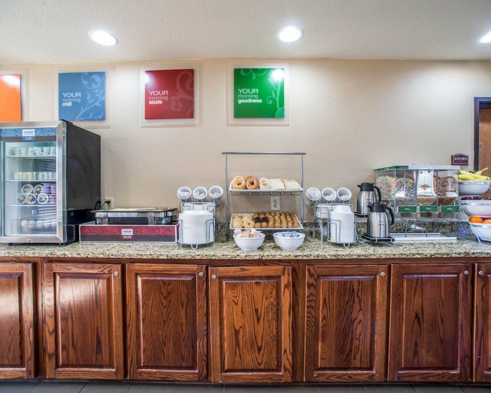 Columbia Vacations - Comfort Suites Columbia - University Area - Property Image 4