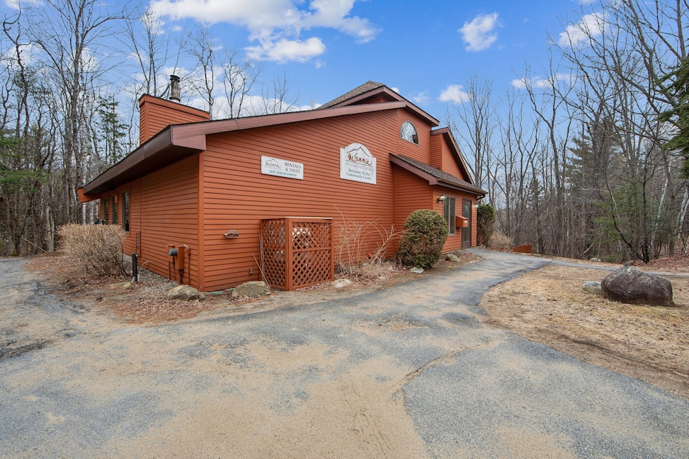 Peaceful Valley 72i - A Cozy Mountain Retreat 2 Bedroom Townhouse by The Summit at Gore Mountain