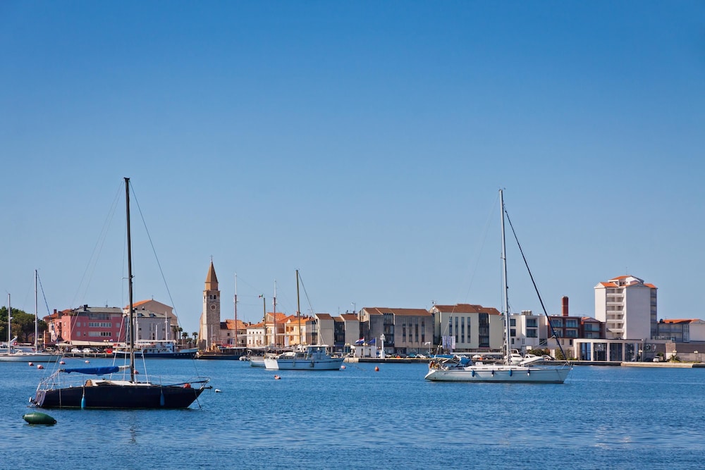 App Mariella 150m From the sea