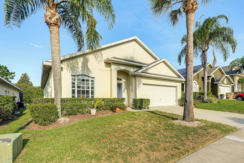 15 Mi to Wdw: House in Clermont Resort Community!