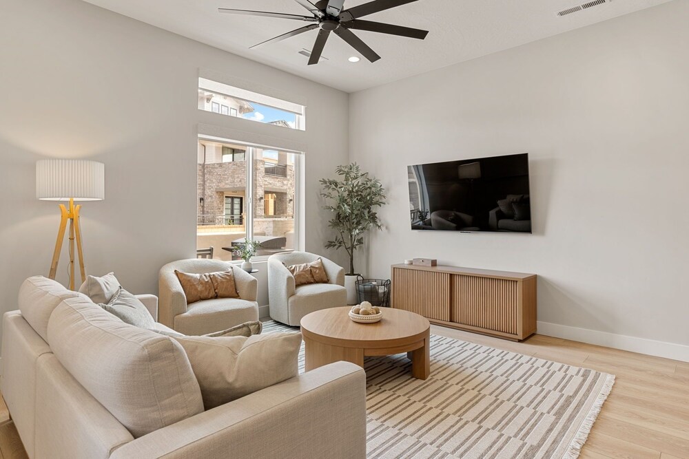 Weekend Vibes 5 Bedroom Townhouse