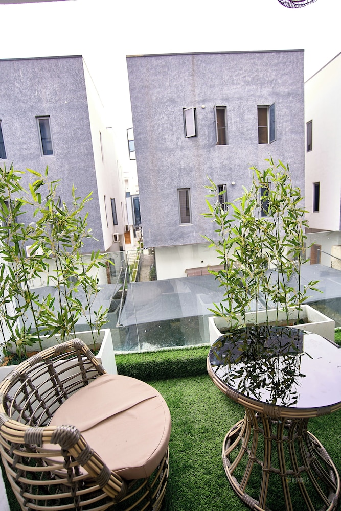 Libertini Apartments by Ken-Legend