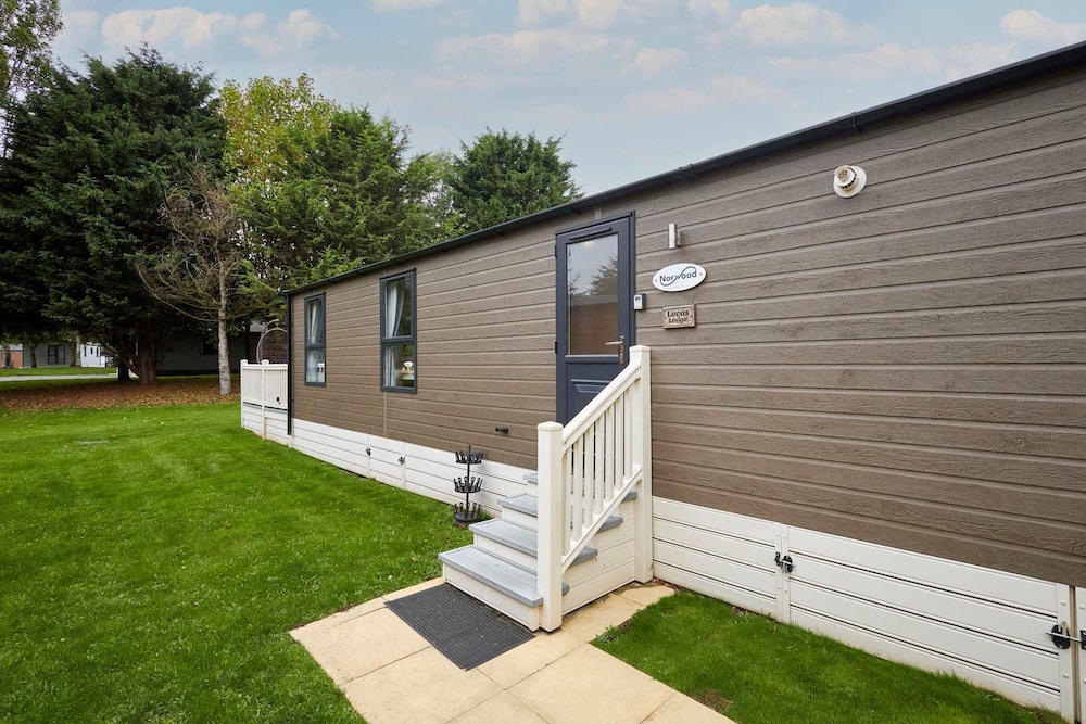 Host Stay Lucas Lodge