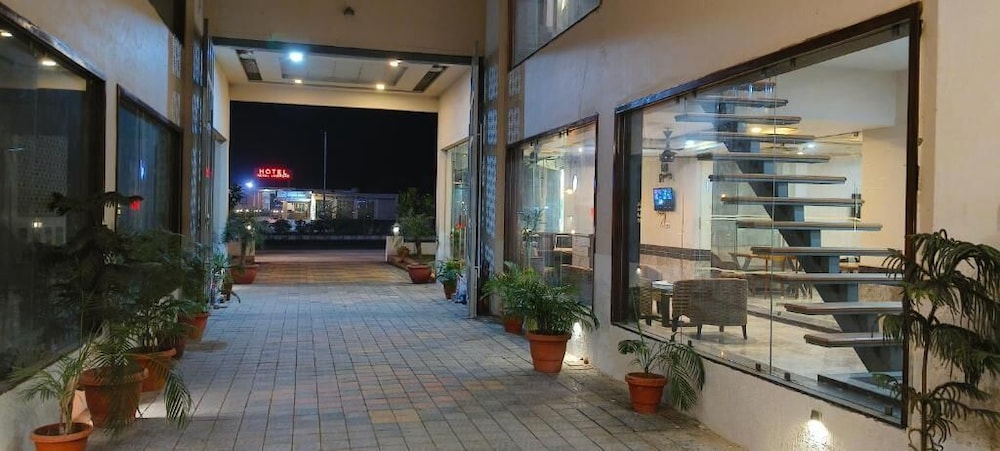 Rani Palace Hotel And Resort