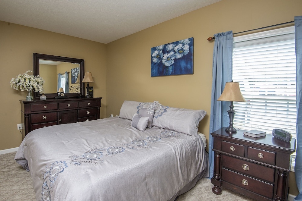 Colonial Crest 112 - Great Location! - You Can Walk To Town! 1 Bedroom Condo by RedAwning view 4