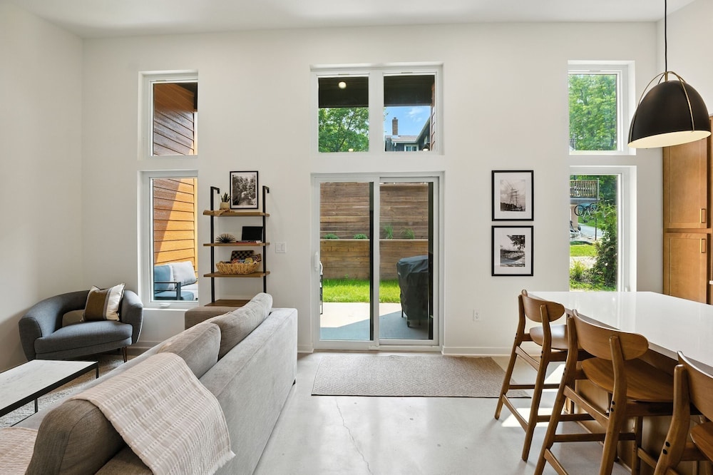 500 House - Unit C 1 Bedroom Townhouse