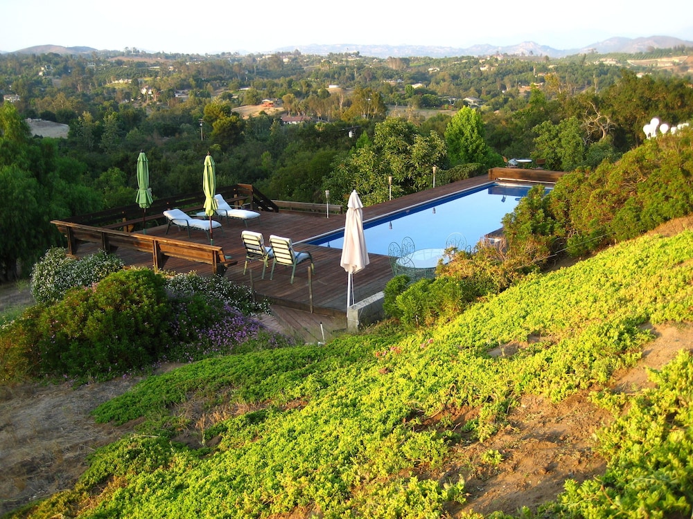 Sandra D's Country Guest House