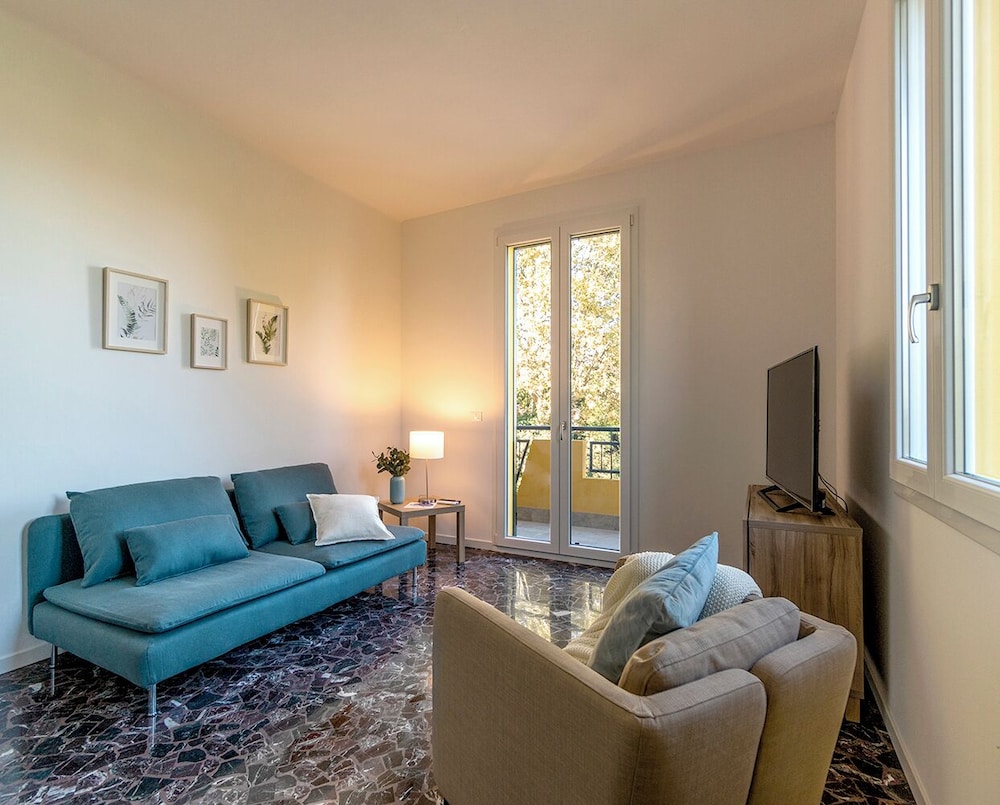 Room-triple Room in Frassino Apartment
