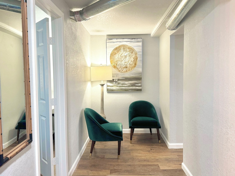 7BR Comfort Haven For 16 I Next to Tinker I EC