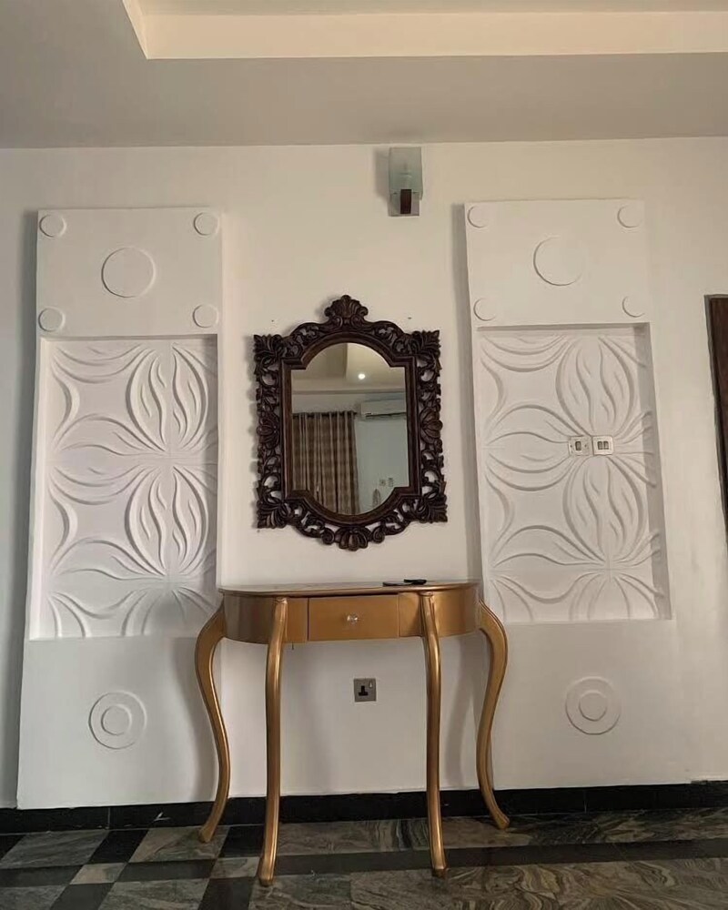 Plot 400 Luxury Apartments