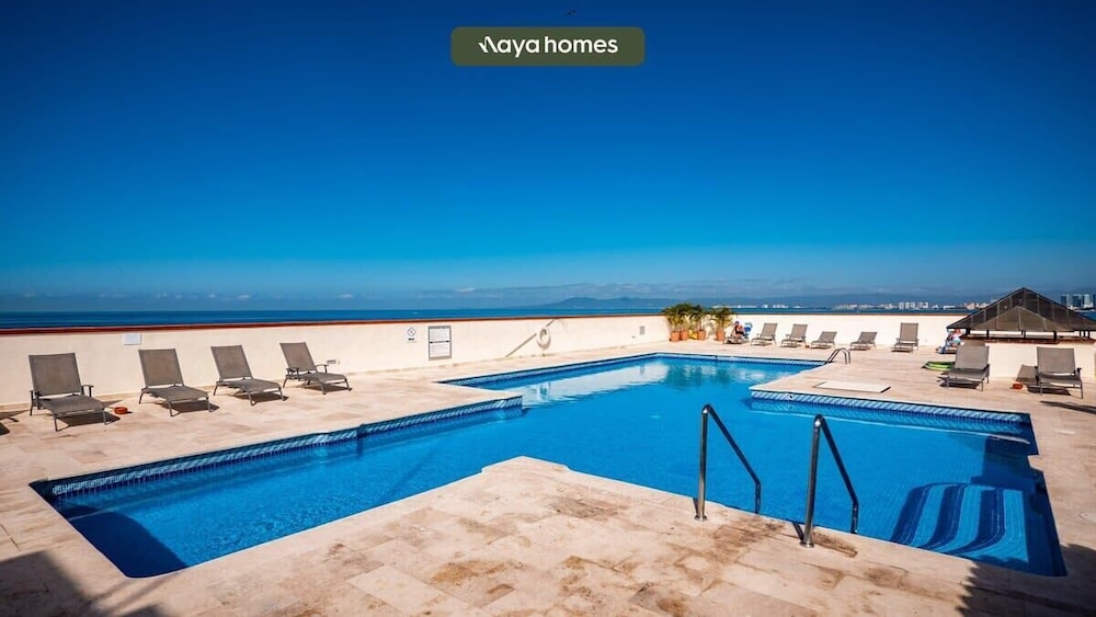 Ocean View 3Br Condo-balcony-beach-pool - 812