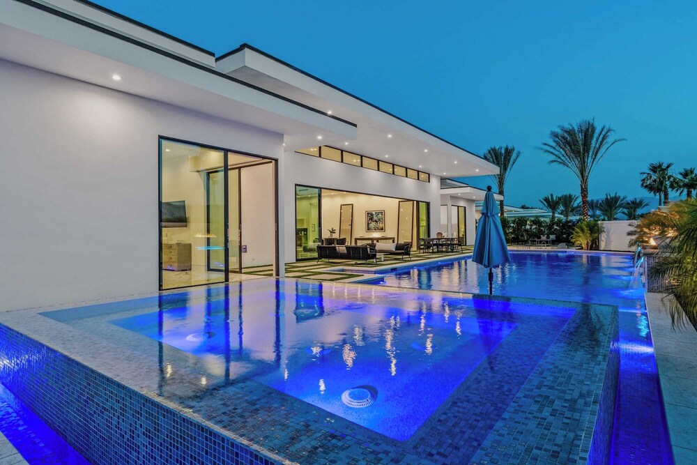 Indio Stay w/ Exclusive Amenities Pool, Hot Tub, Spa, Firepit Bravo Villa #16 by Avantstay