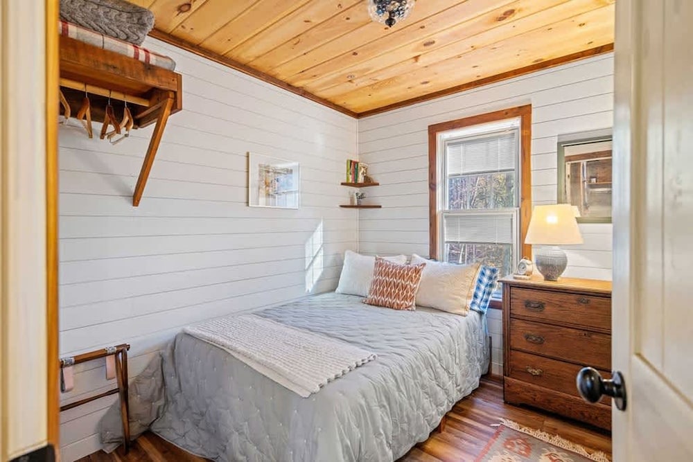 Blue Ridge Beech Cabin