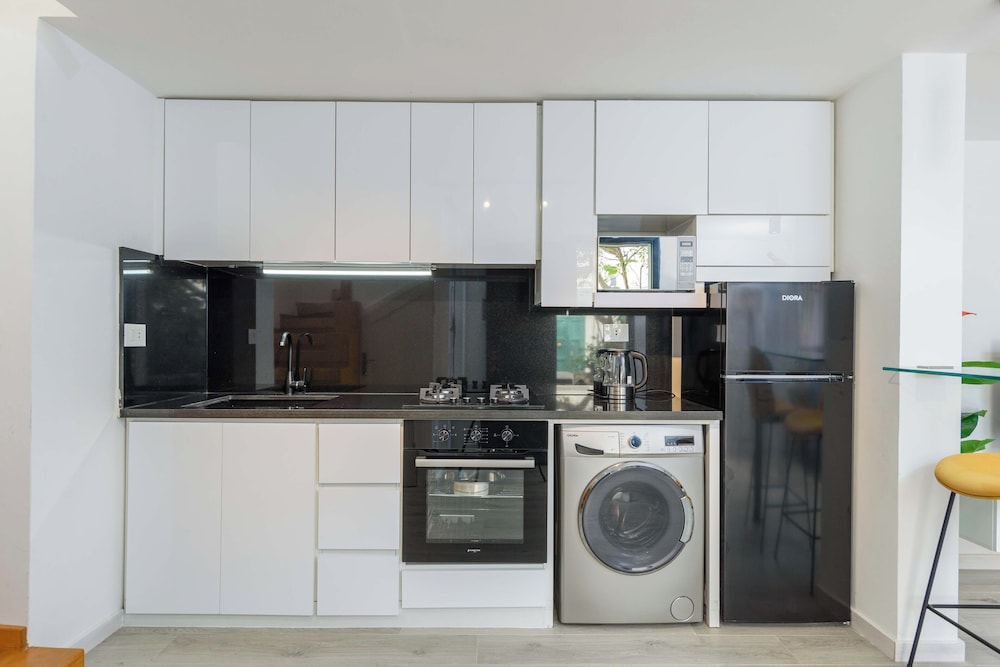 Indigo 1-BR Apt W Terrace in Batroun