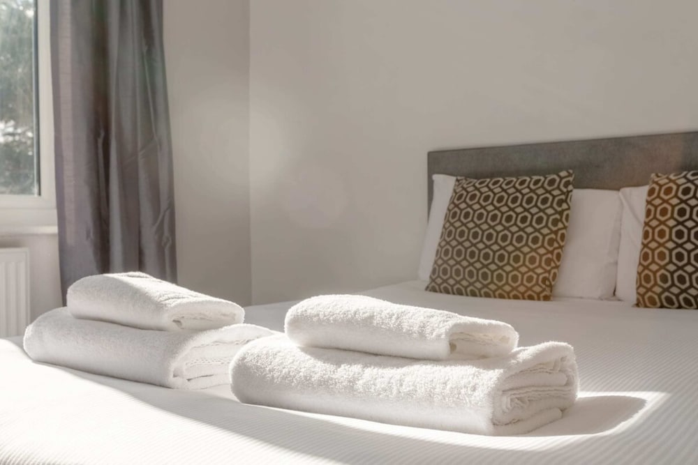 Modern 2 Bedroom Apartment in Morden