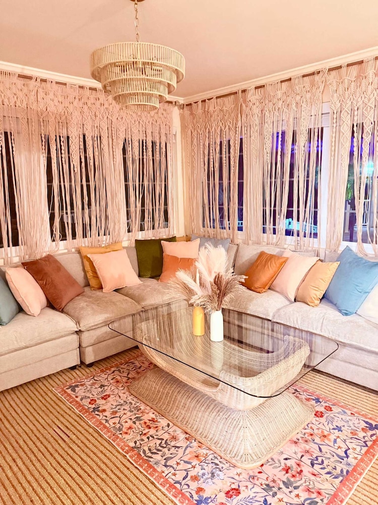 Brand New Coral Reef Suite Located in Paradise Island Estate