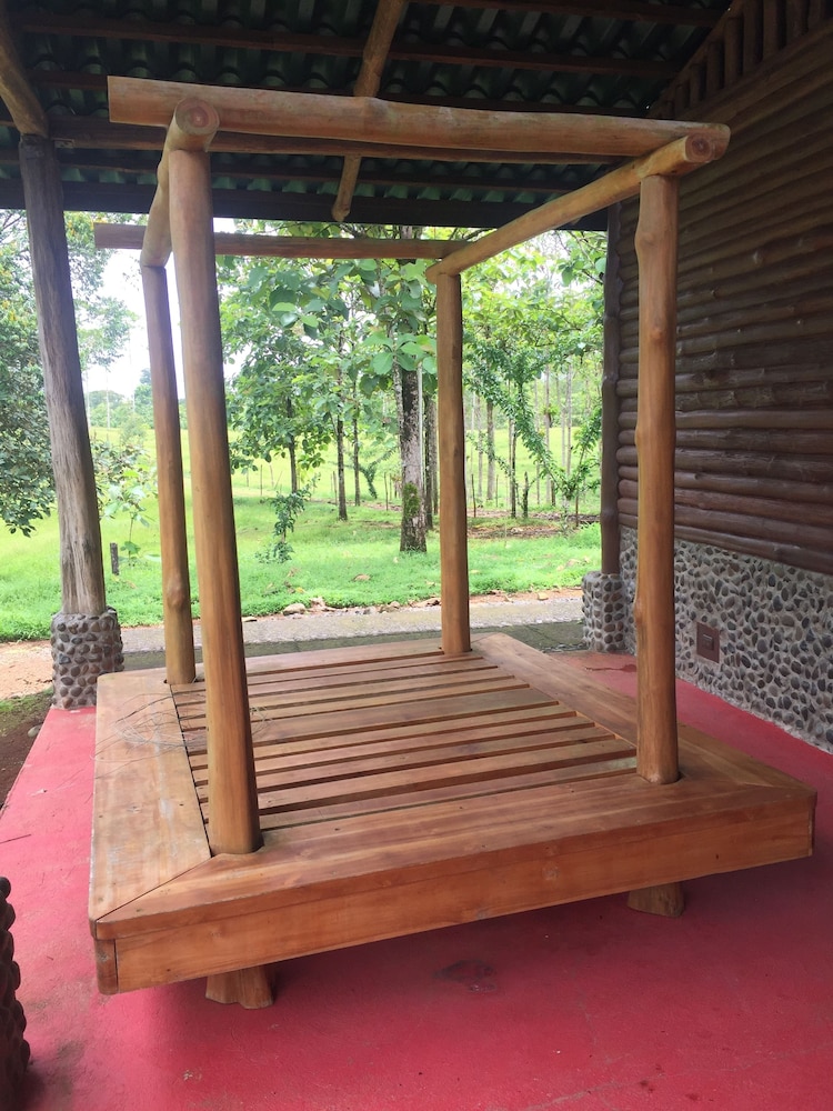 Cinco Ceibas Lodge