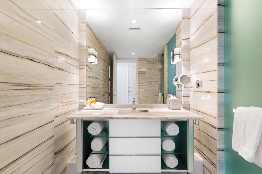Luxury Vacation Rentals in South Beach by LRMB