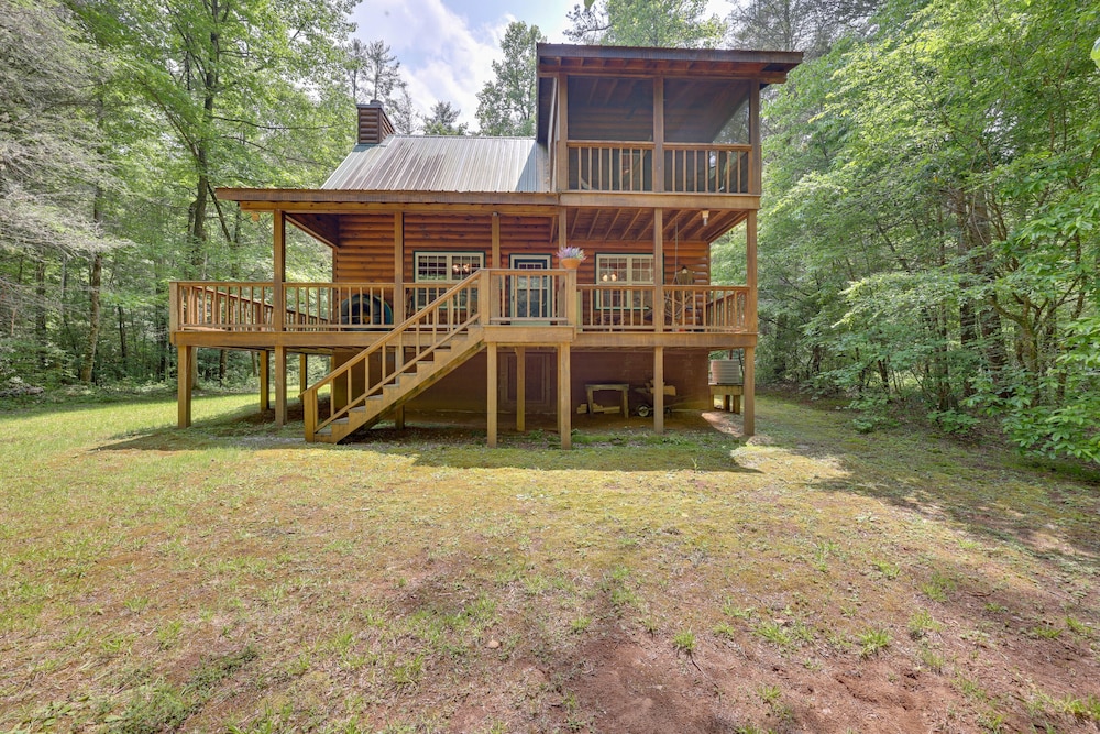 Secluded Cross Creek Cabin w/ Deck & Fire Pit! view 3