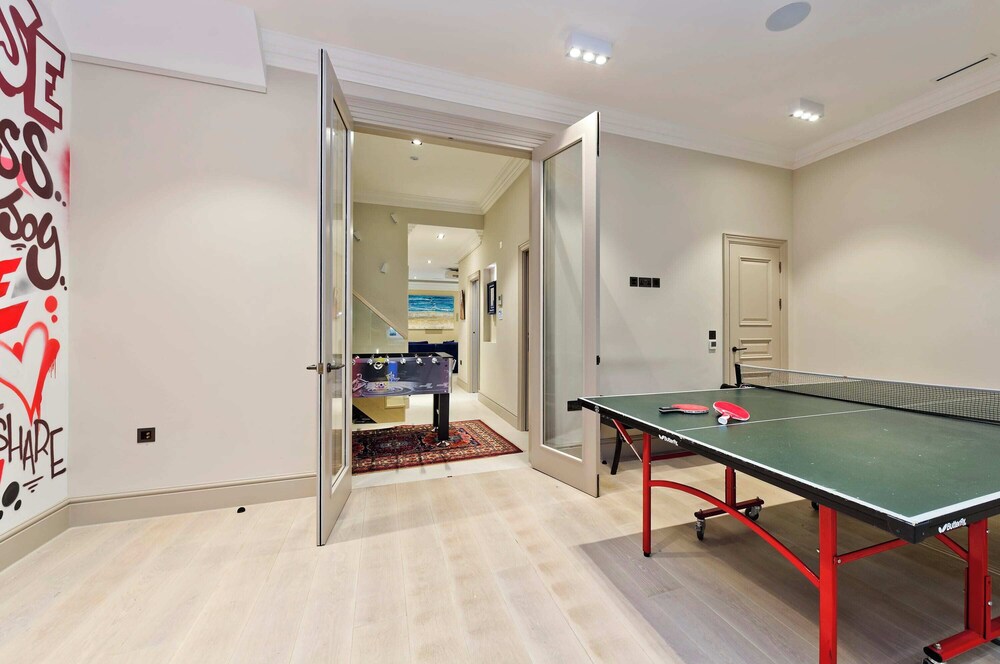 7bed Notting Hill W/garden, Games Room & Parking