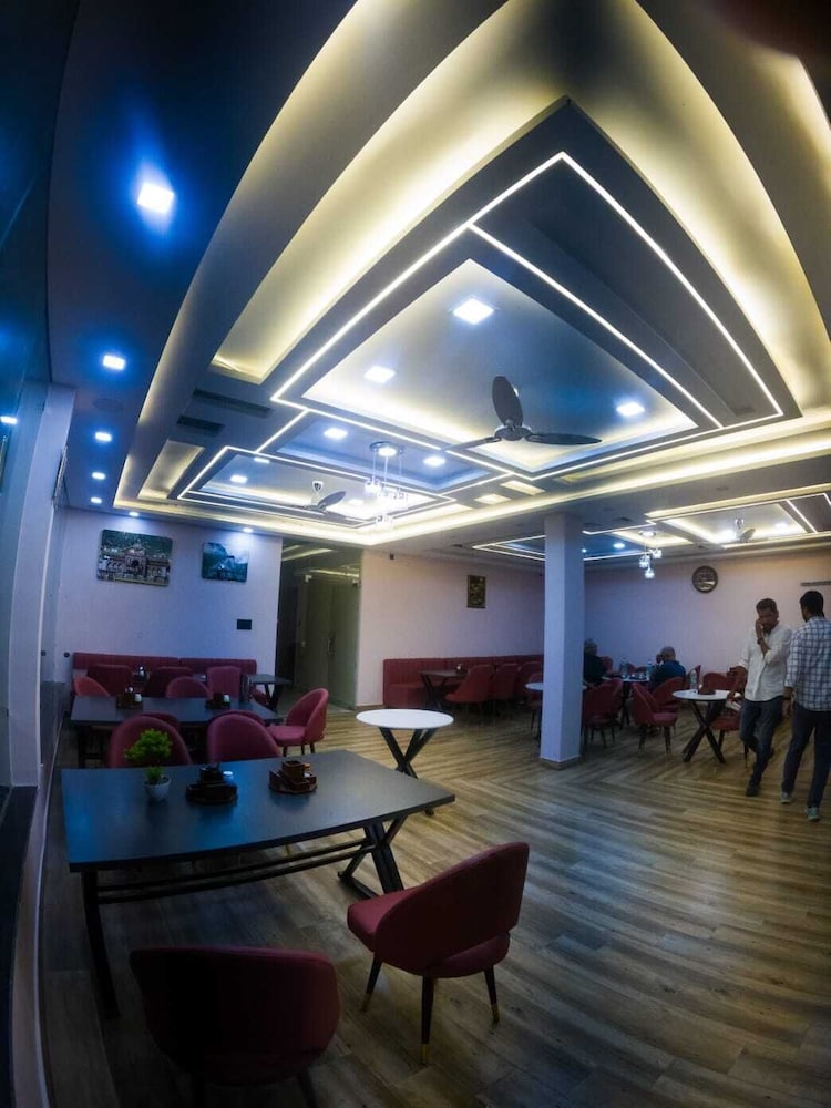 Hotel Riyansh
