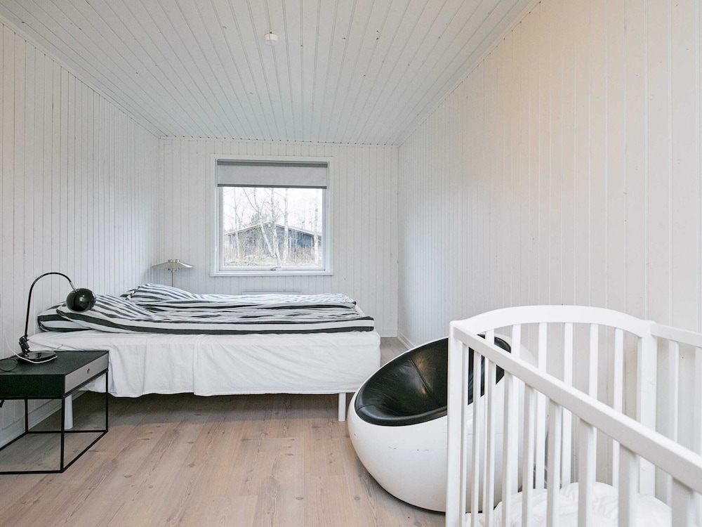 7 Person Holiday Home in Frederikshavn view 4